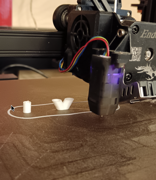 Mini table en tensegrite 523px-3D tens3.png