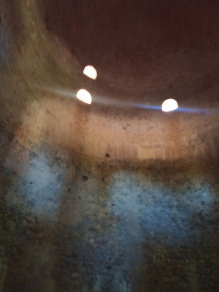 Fichier:Les glaci res de la Sainte-Baume - conserver la glace au coeur de l t Int rieur glaci re.jpg