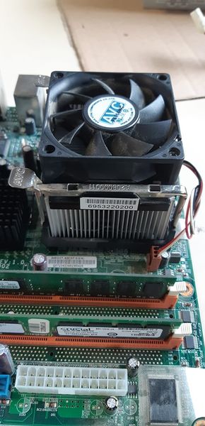 Fichier:Assemblage d un ordinateur fixe 83048572 512581606029515 6974816117478916096 n.jpg