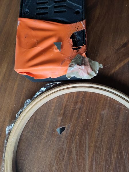 Fichier:Visualiser les sons avec un laser IMG 20221209 165235.jpg