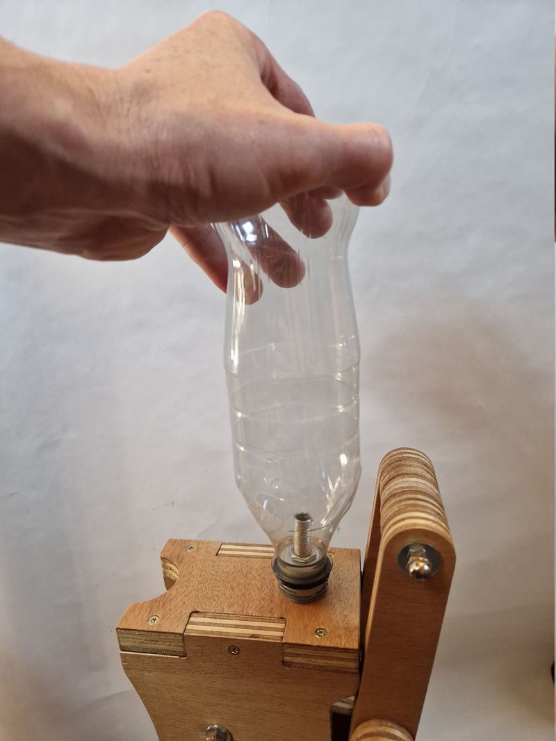 Fabriquer une base de lancement pour des fus es eau 25-bonne compression.jpg