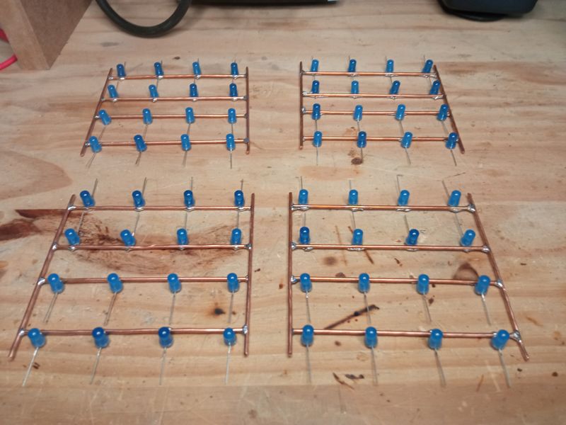 Fichier:Cube LED 4x4x4 IMG 20250616 145617.jpg