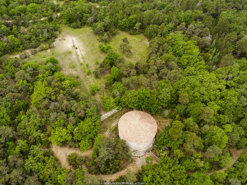 Fichier:Les glaci res de la Sainte-Baume - conserver la glace au coeur de l t Glaci re Pivaut Mazaugues PNR-ST-BAUME-WeGo-Productions-0416.jpg
