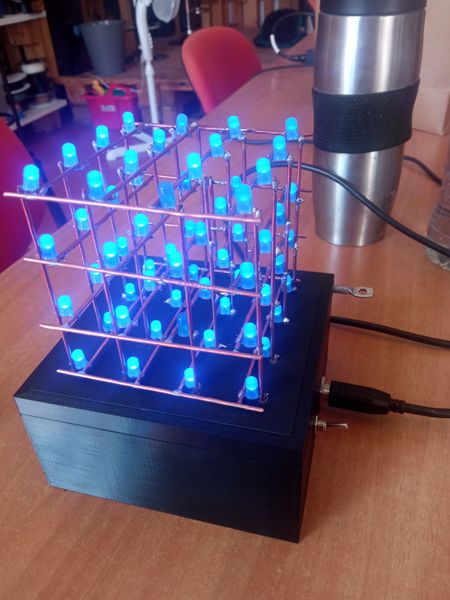 Fichier:Cube LED 4x4x4 IMG 20250623 144121.jpg