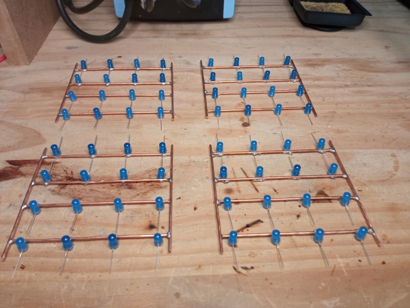 Fichier:Cube LED 4x4x4 IMG 20250616 145628.jpg