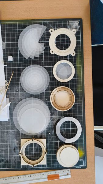 Fichier:EM LIGHT d78ae6e7-8908-4e04-a7d2-b4de787b9ffe.jpeg